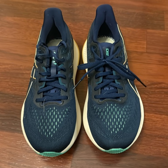 Aasics  GT-2000  12 (Size 9) - Picture 1 of 4